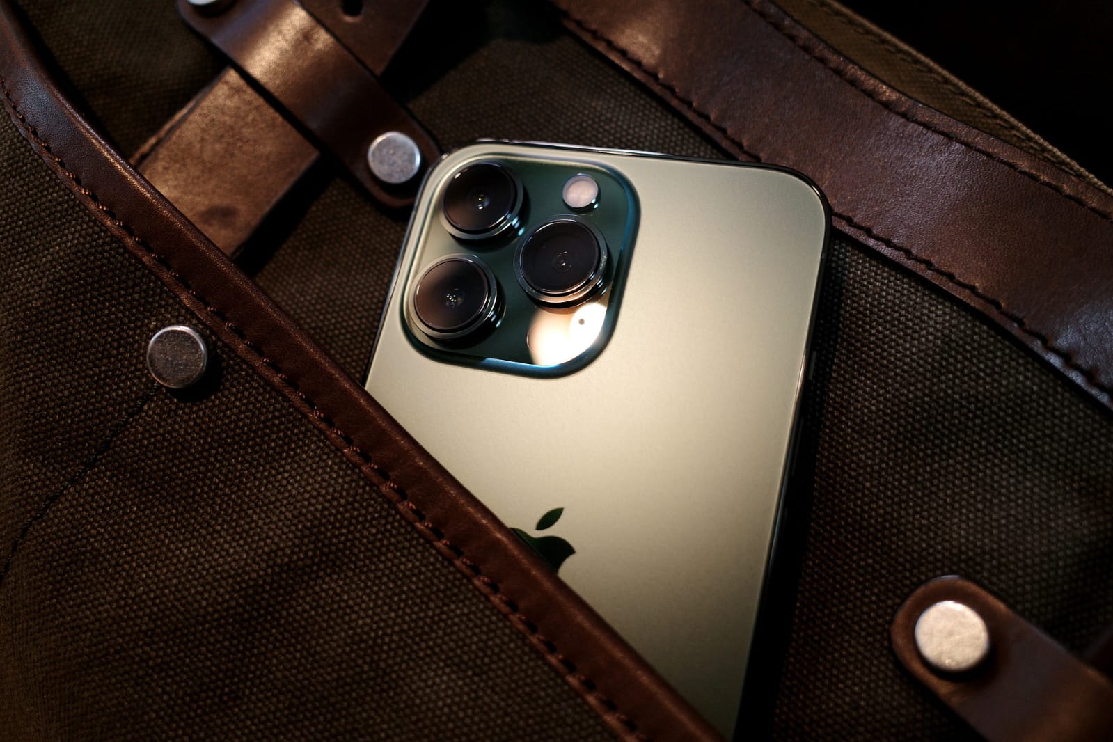 iPhone disebut mustahil pakai aluminium