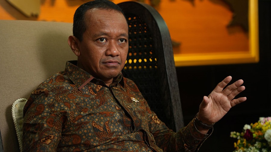 Bahlil beri kode ojol bisa pakai BBM bersubsidi