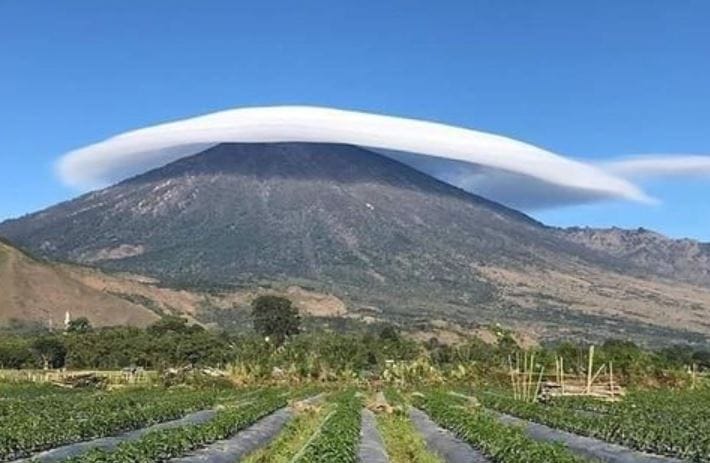 Fenomena Gunung Bertopi