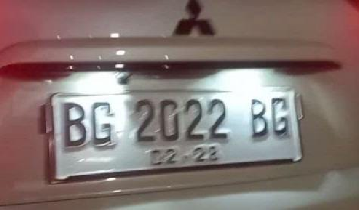 Plat palsu mobil pajero milik Lady Aurelia