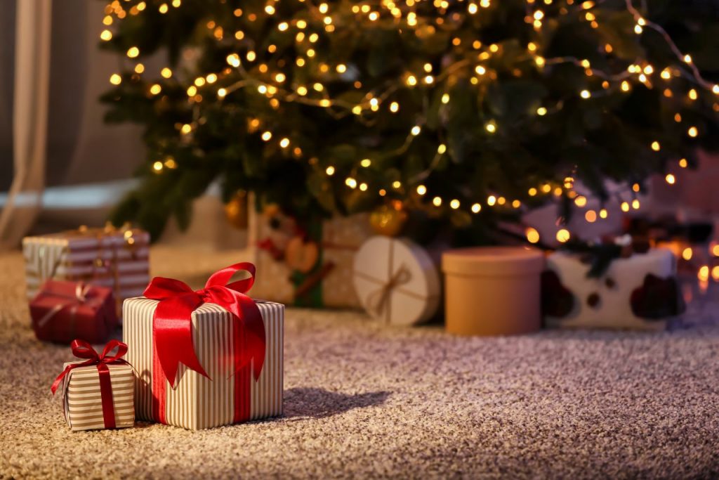Ilustrasi kado untuk natal dan tahun baru