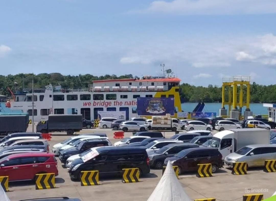 Liburan akhir tahun kondisi padat di Pelabuhan Merak,Banten