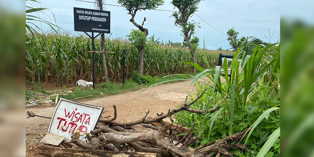 Kondisi wisata Pantai Sumur Pawon, Desa Mentoso, Kecamatan Jenu usai dua pekan lalu dinyatakan tutup permanen oleh Pemdes setempat.
