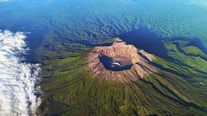 Gunung Raung.