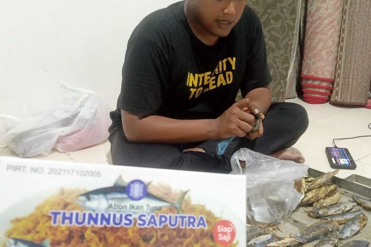 Putra, anak ibu Salawati yang menjai korban tsunami Aceh
