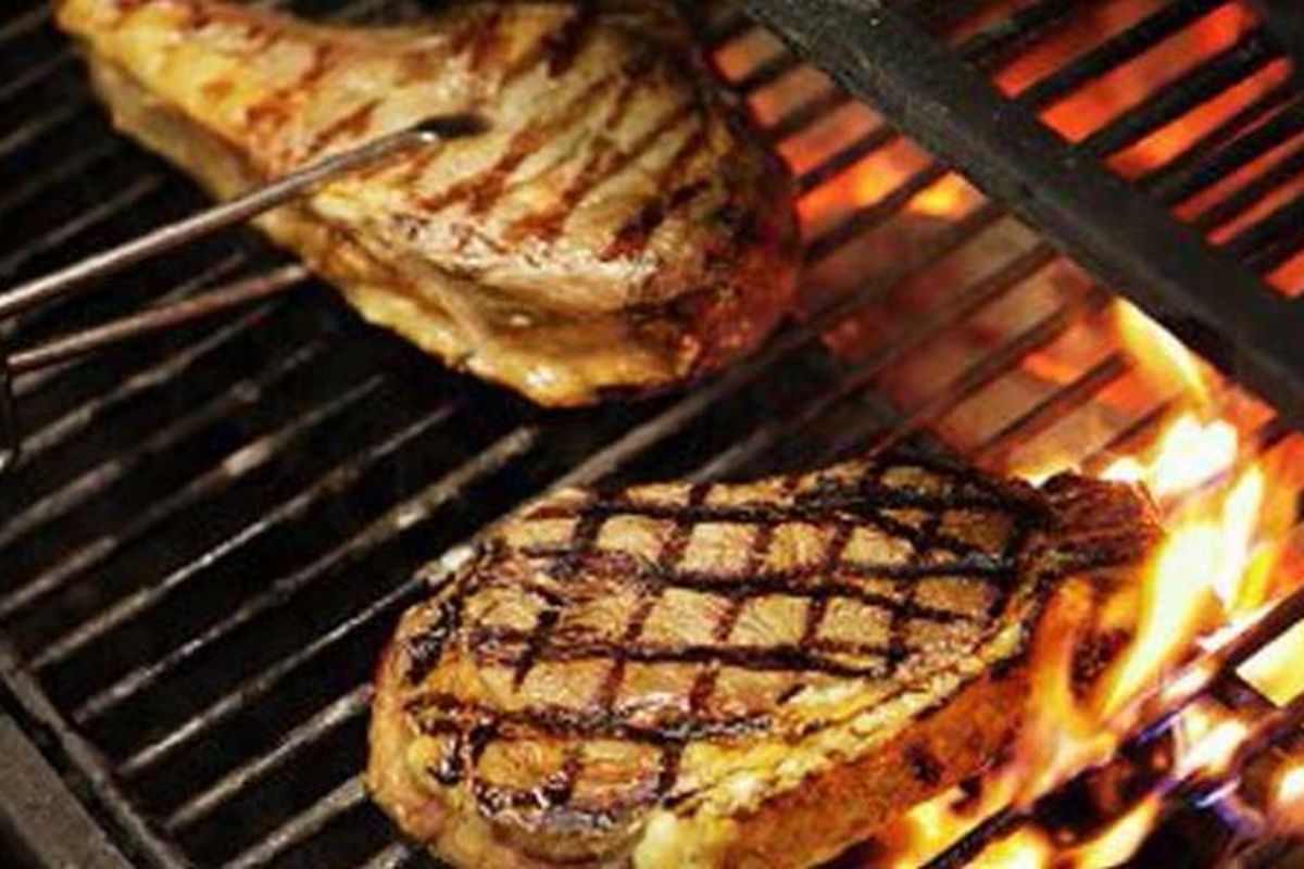 Ilustrasi daging saat dibakar