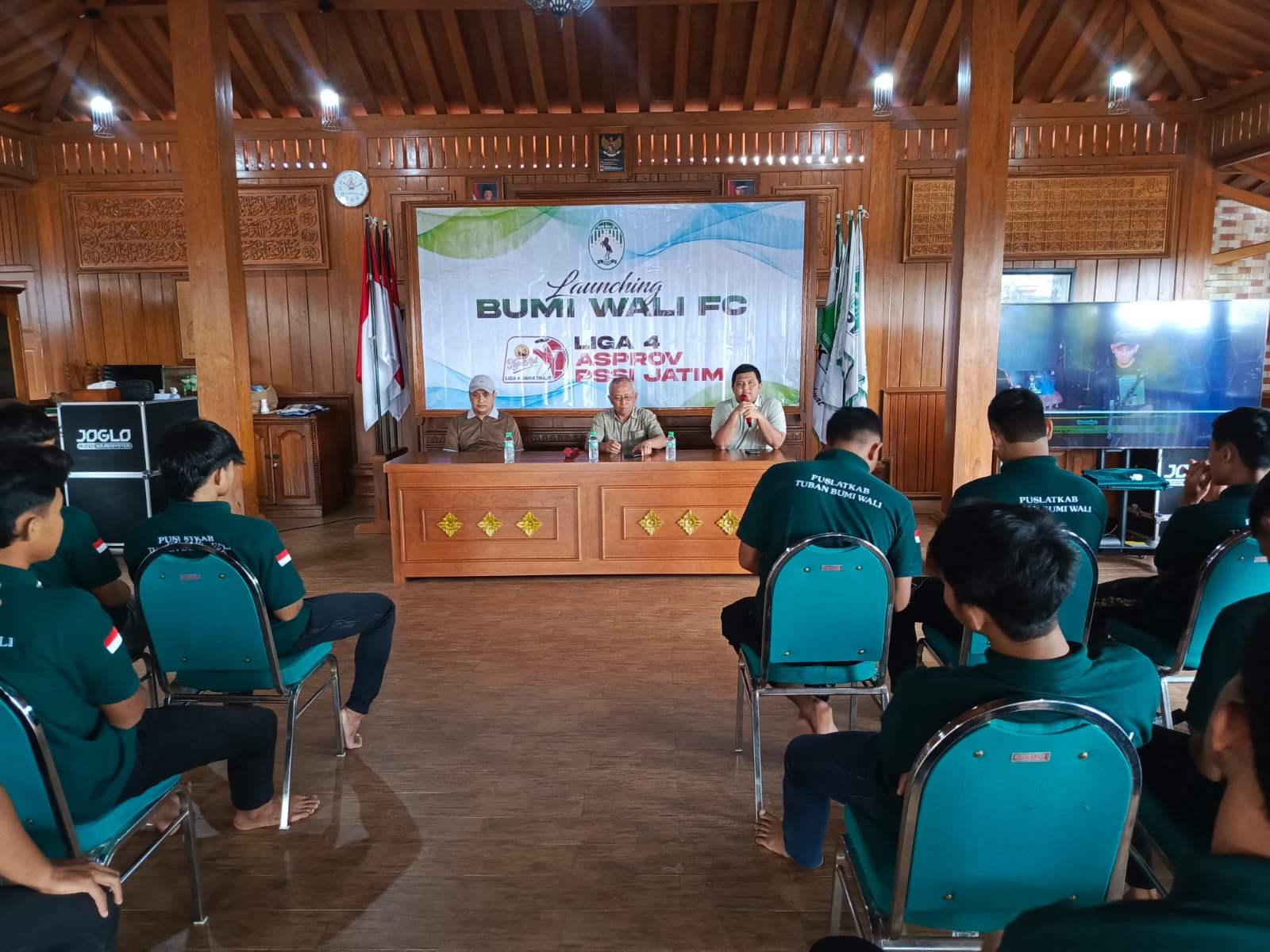 Jelang pertandingan perdana Liga 4 Jatim, Tim Bumi Wali FC Tuban launching tim di Rumah Joglo Tuban, kemarin (5/1).