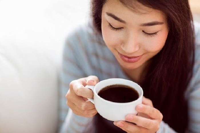 ilustrasi minum kopi