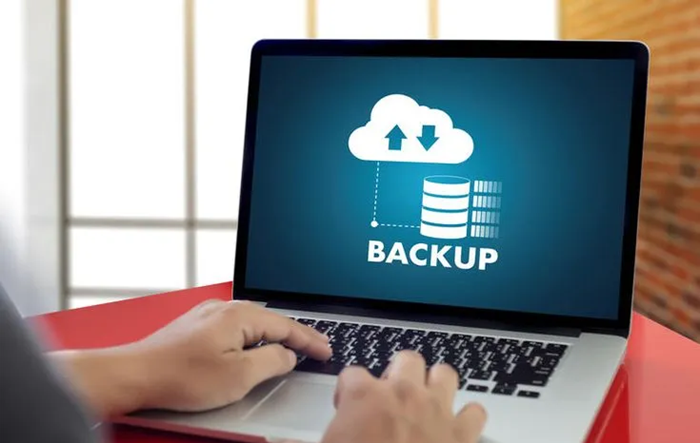 Pentingnya backup data.