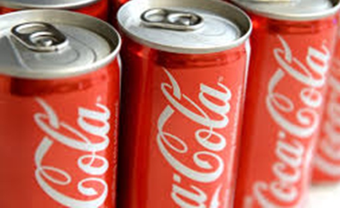 Coca Cola yang terbukti mengandung zat berbahaya.