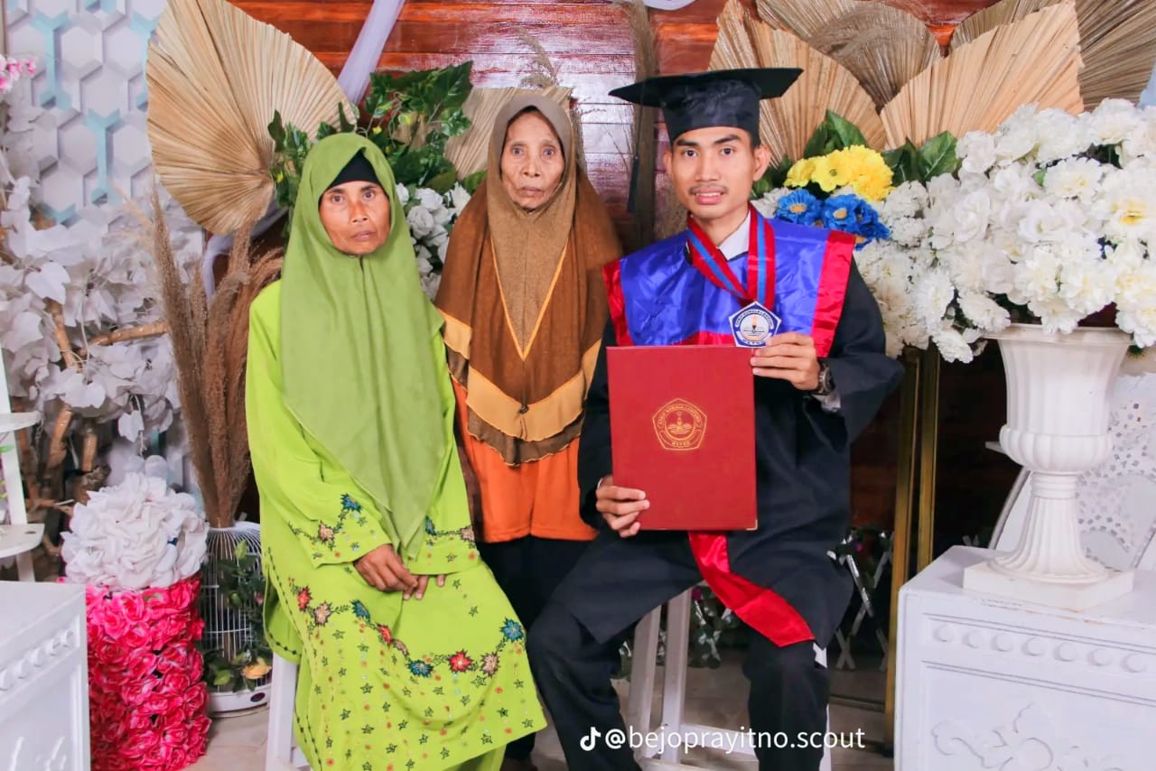 Seorang ibu yang datang anaknya di Lampung