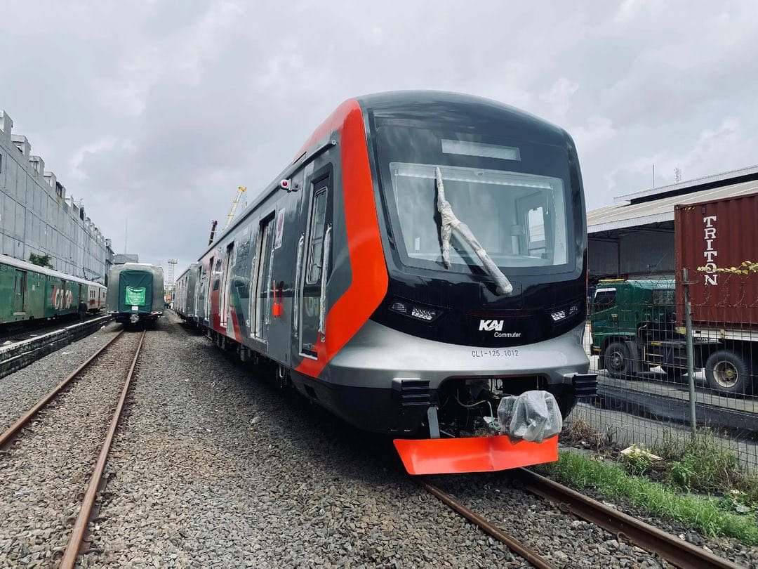 KRL baru dari China yang sudah mulai beroperasi.