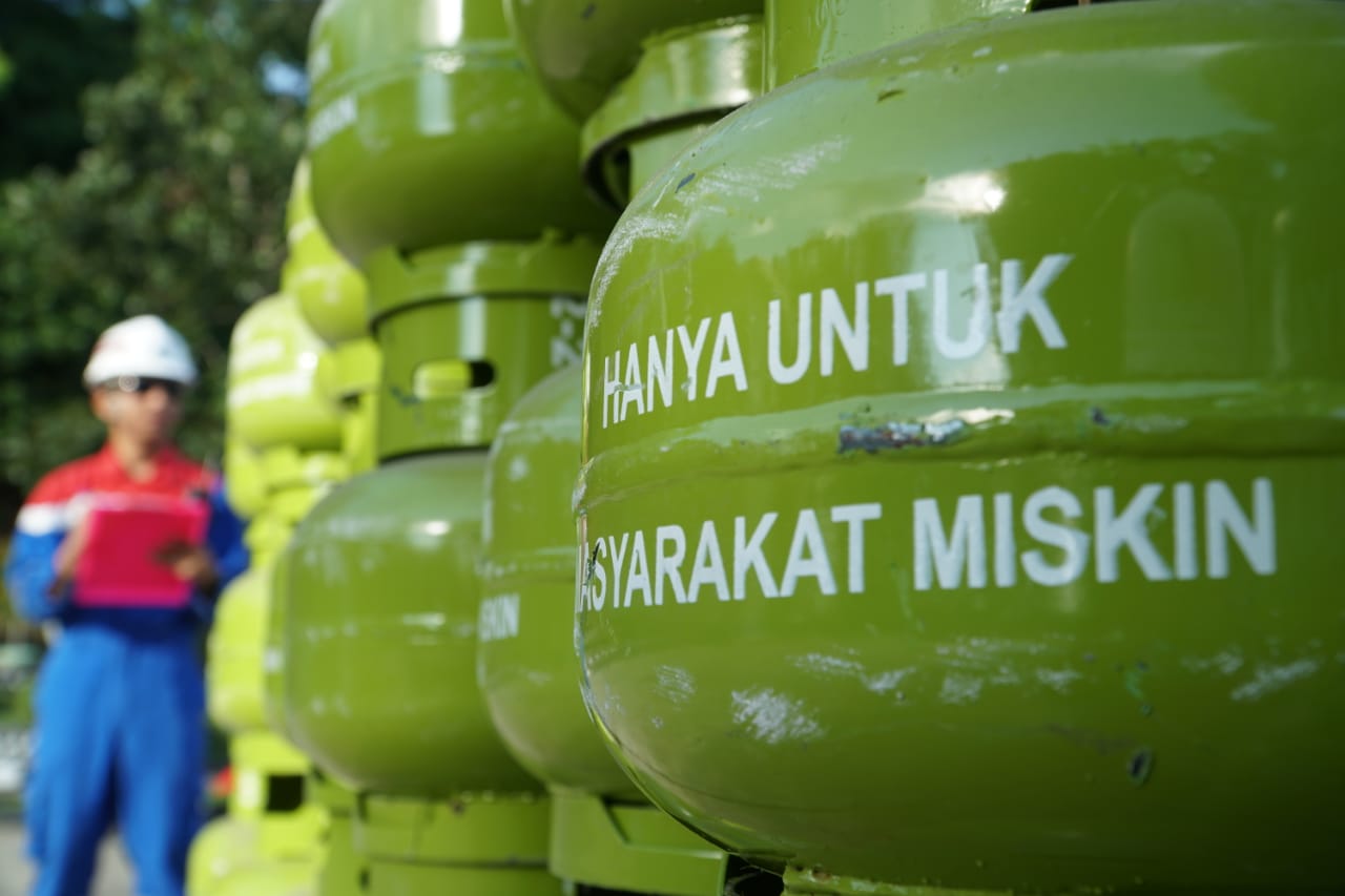 Pertamina tegaskan koperasi penyalur LPG 3 kg harus berizin KBLI 47772 dan memenuhi standar keselamatan.
