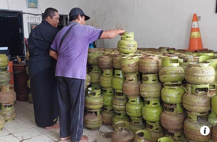 Melakukan pendistribusian gas elpiji 3 kg