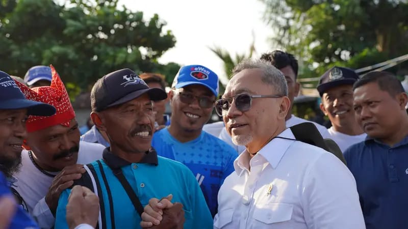 Menteri Koordinator Bidang Pangan, Zulkifli Hasan (baju putih).