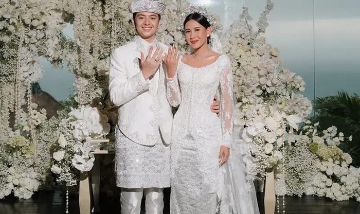 Pernikahan Angga Yunanda dan Shenina Cinnamon.