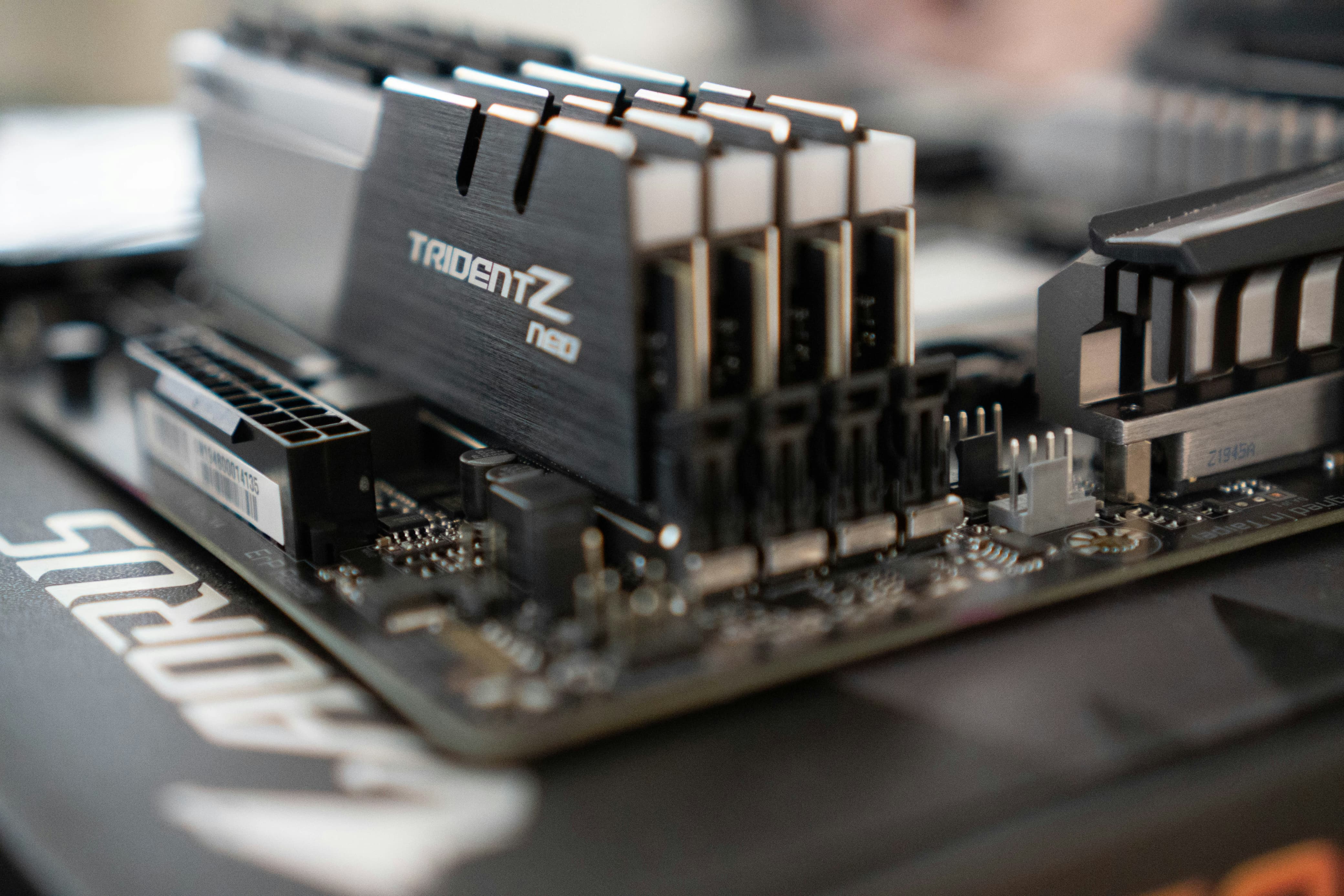 Produsen RAM yang bersiap mengakhiri DDR4.