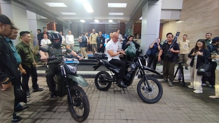 Motor listrik trail untuk TNI AD