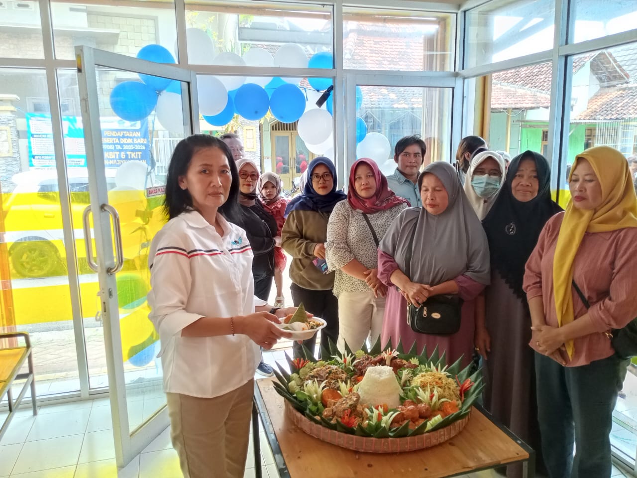 Grand Opening AMV kantor Tuban, di Kelurahan Gedongombo, Kecamatan Semanding.