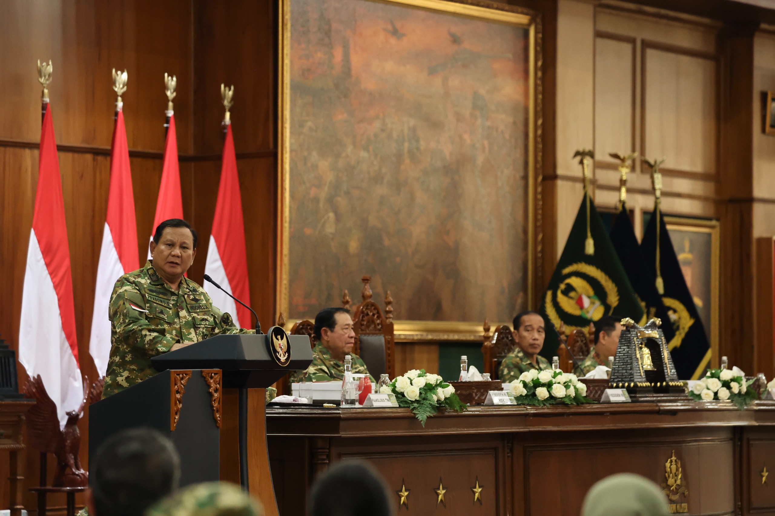 Prabowo memuji kepemimpinan SBY dan Jokowi di retret Akmil Magelang.