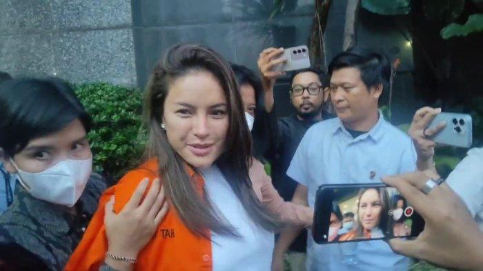 Lolly kirimkan surat permohonan agar Nikita Mirzani tidak ditahan