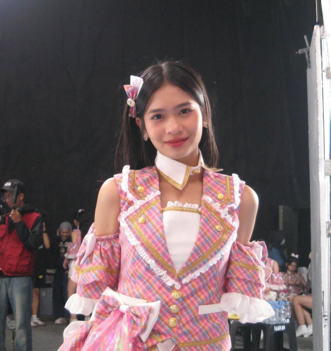 Flora JKT48 mengundurkan diri