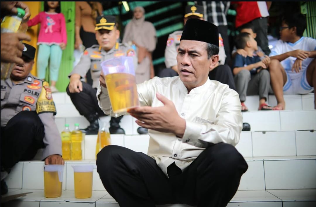 Menteri Pertanian Andi Amran Sulaiman saat mengecek MinyakKita.