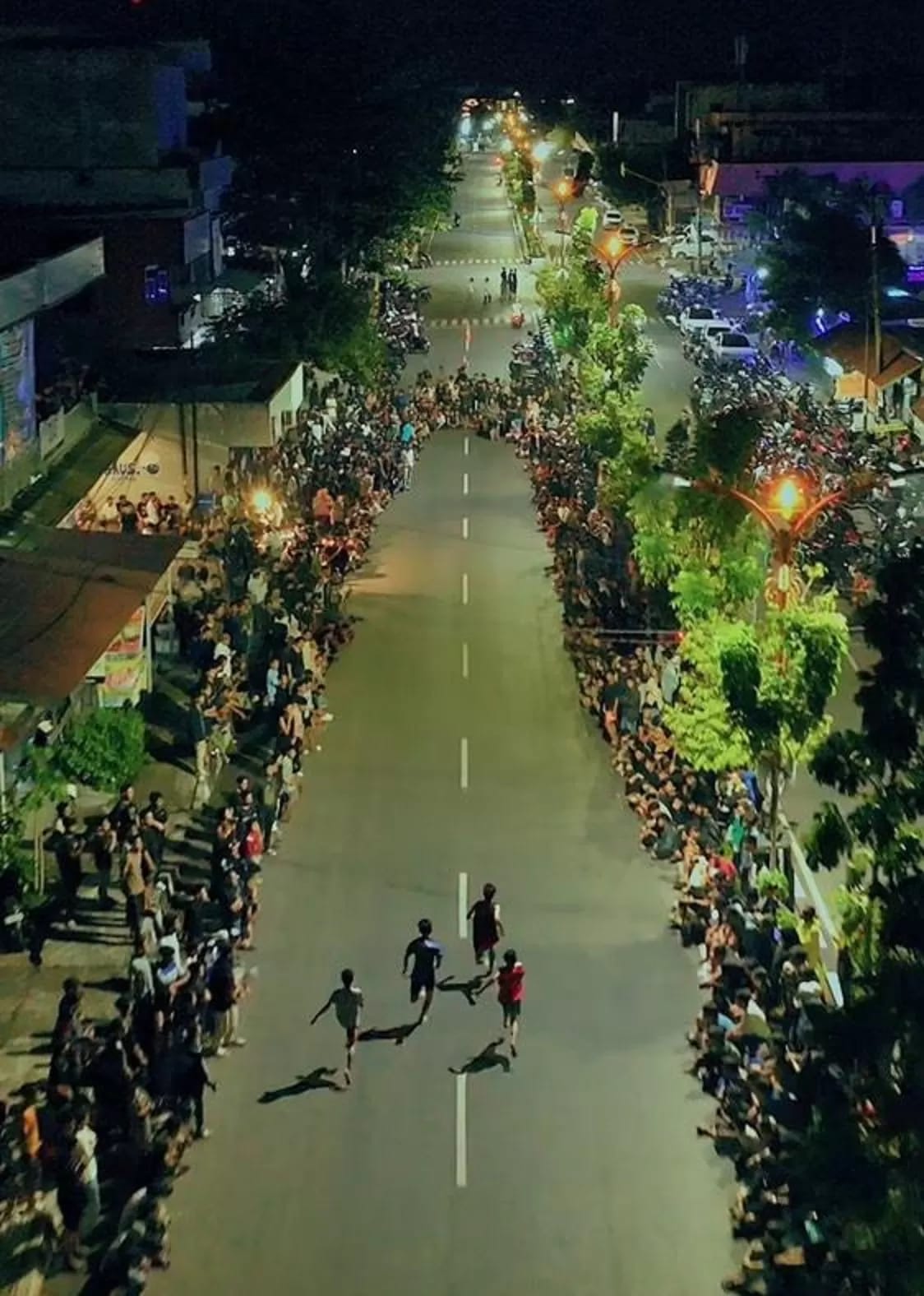 Potret balap lari yang viral terjadi di Kapuas.