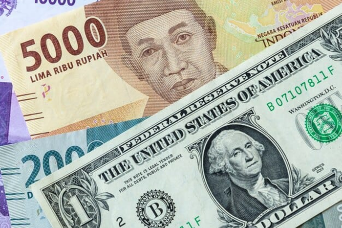 Rupiah anjlok
