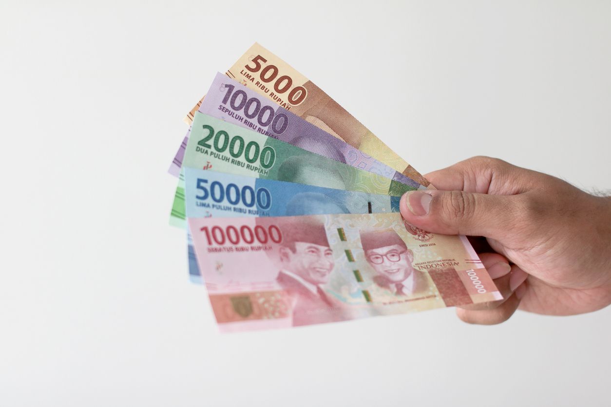 Pemerintah memberikan bantuan subsidi upah sebesar Rp 150 ribu selama dua bulan.