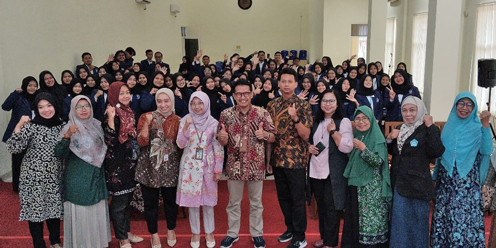 TINGKATKAN MUTU PENDIDIKAN: Pembekalan praktik pengalaman lapangan bagi mahasiswa&nbsp;Calon&nbsp;Guru di Unirow Tuban.