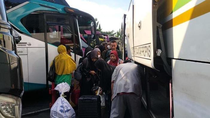 Banyak pemudik balik ke Jakarta lebih awal
