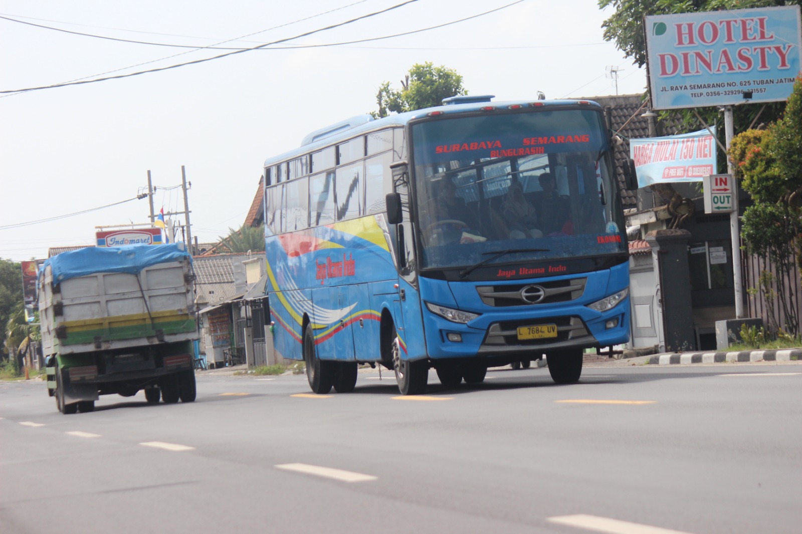 Kendaraan yang terlihat mulai memadati jalur pantura menjelang puncak arus balik mudik.