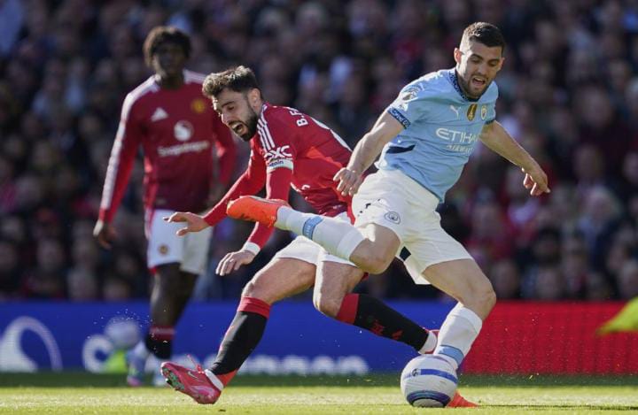 Manchester United vs Manchester City bermain imbang