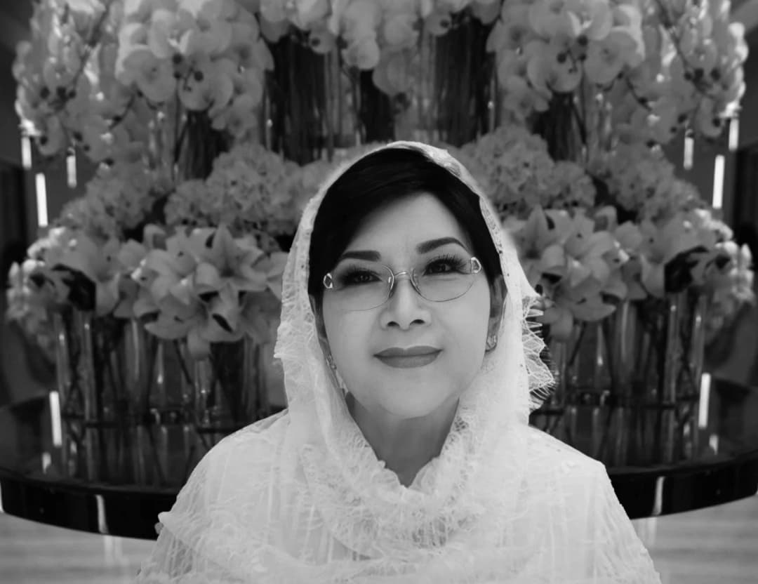 Legendaris Titiek Puspa