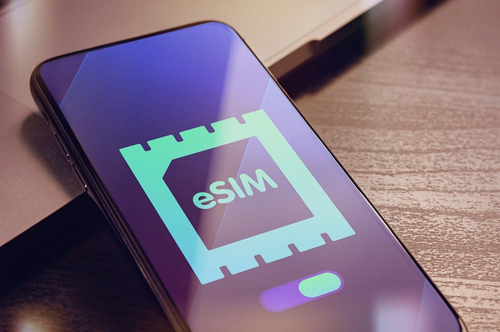 Smatphone yang menggunakan eSIM