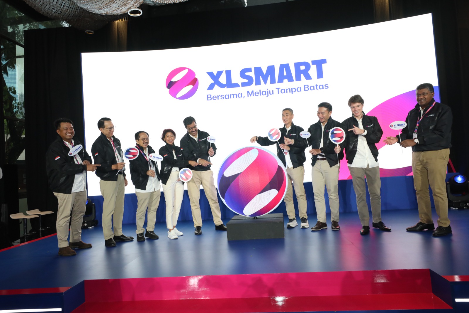 CEO Rajeev Sethi Perkenalkan Identitas XLSMART: "Bersama, Melaju Tanpa Batas"