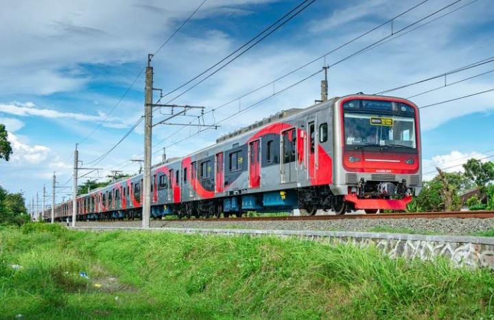 Uji Coba Kereta Buatan INKA