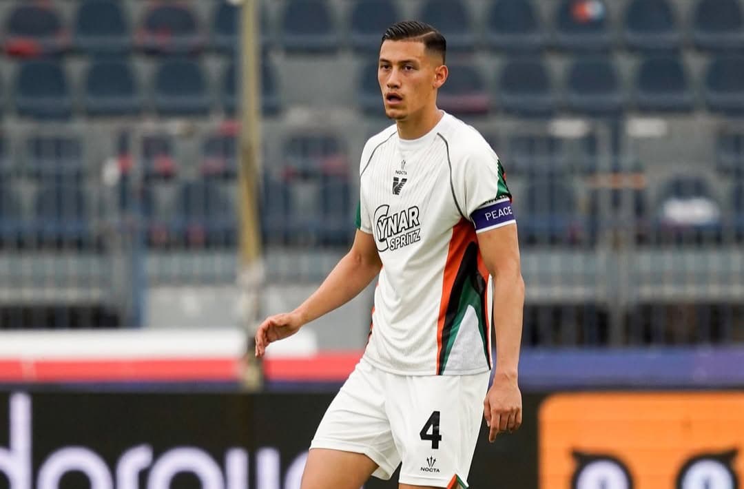 Pesepakbola, Jay Idzes