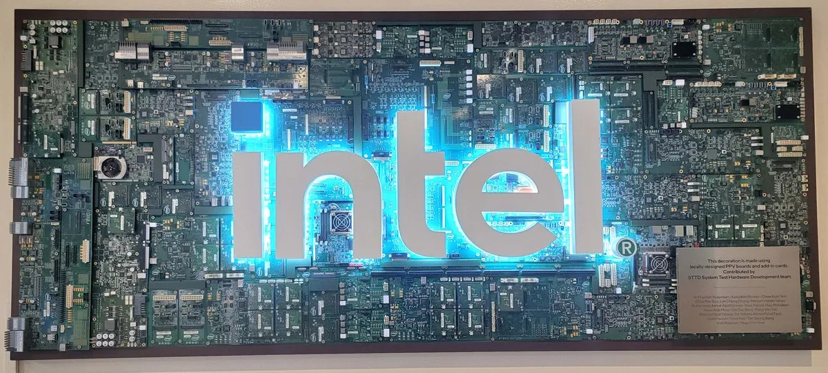 Intel akan PHK 20 ribu karyawannya