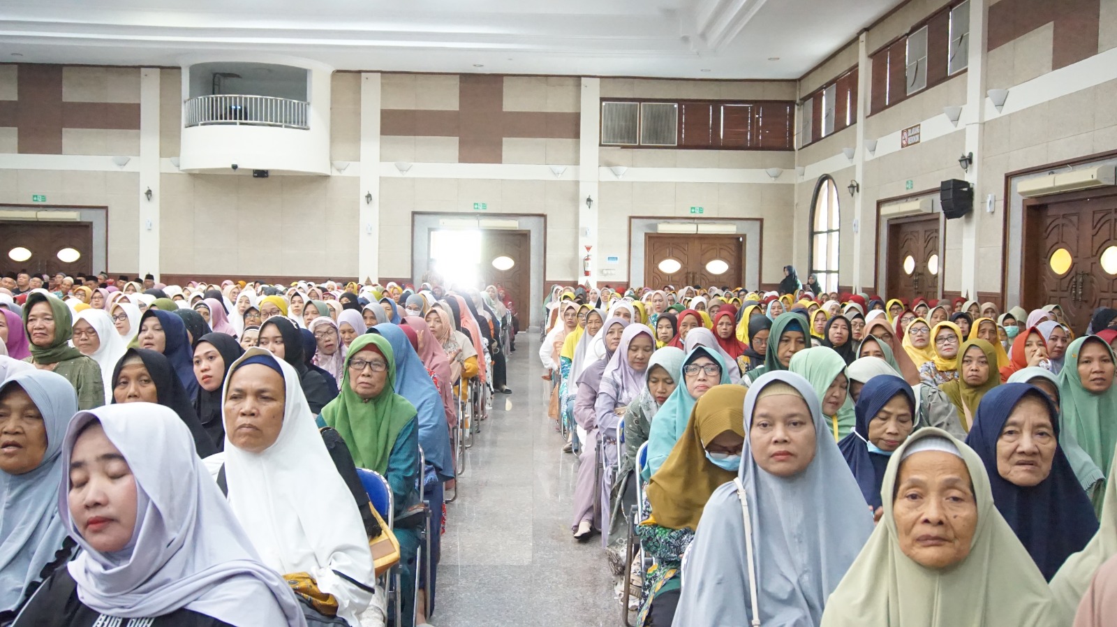 CJH mengikuti manasik haji tingkat kabupaten di Graha Sandiya, Kamis (24/4) lalu.