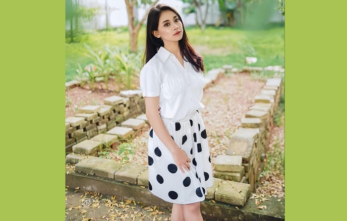 Angel Rosetia Anggraini atau yang lebih dikenal dengan Awx Ara.
