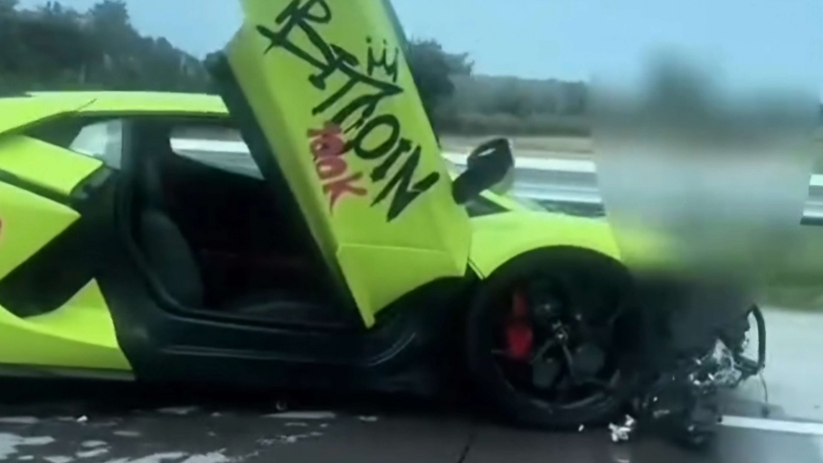 Kecelakaan Lamborghini Revuelto Tol Jombang