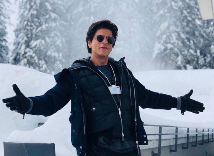 Shah Rukh Khan yang menggeser aktor Hollywood Brad Pitt menjadi aktor terkaya dunia 2025.