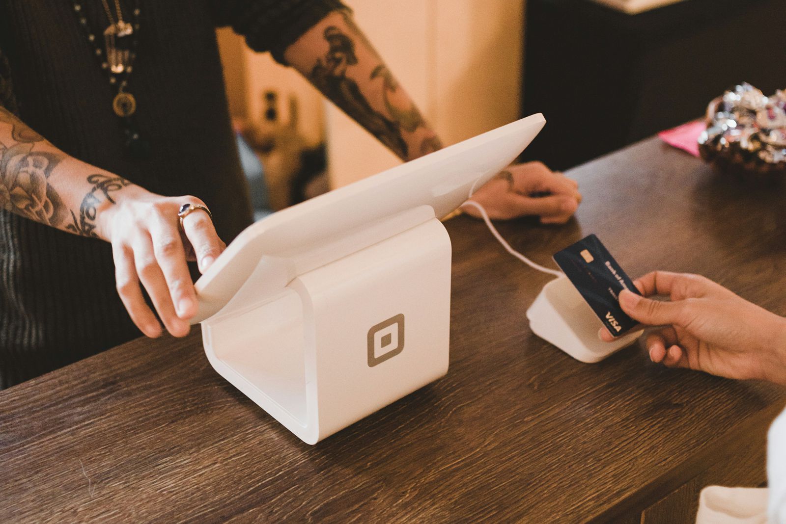Penjelasan QRIS Soundbox yang ternyata memiliki banyak manfaat bagi pemilik usaha.