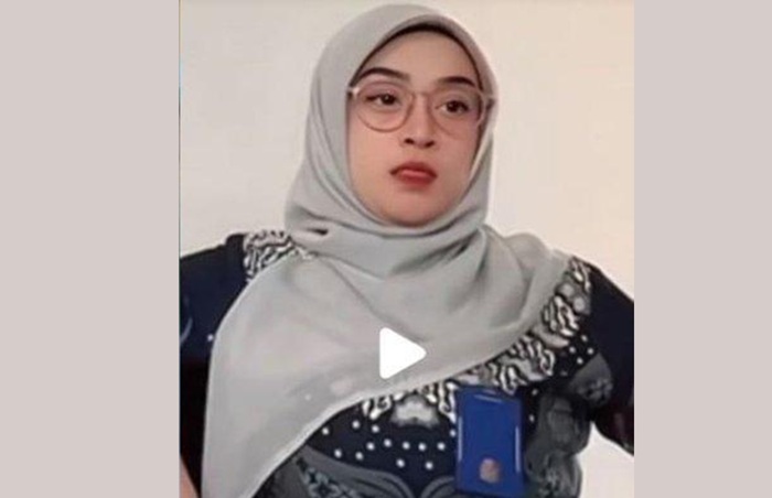 Video bu guru Salsa part 2 kembali jadi perbincangan warganet, padahal ada fakta di baliknya.