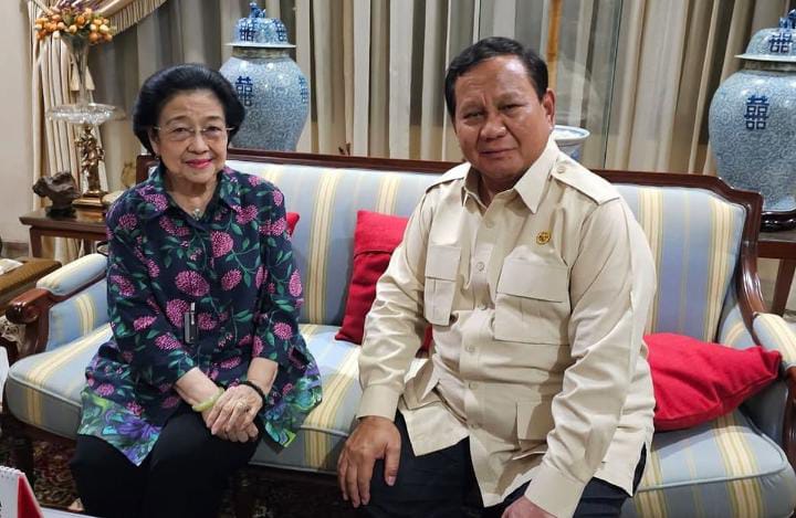 Presiden Prabowo Subianto bersama dengan Megawati Soekarnoputri