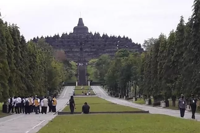 Sejarah pemugaran Candi Borobudur yang menarik untuk dipelajari.