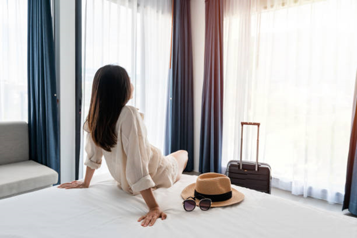 Ilustrasi Menginap di Hotel