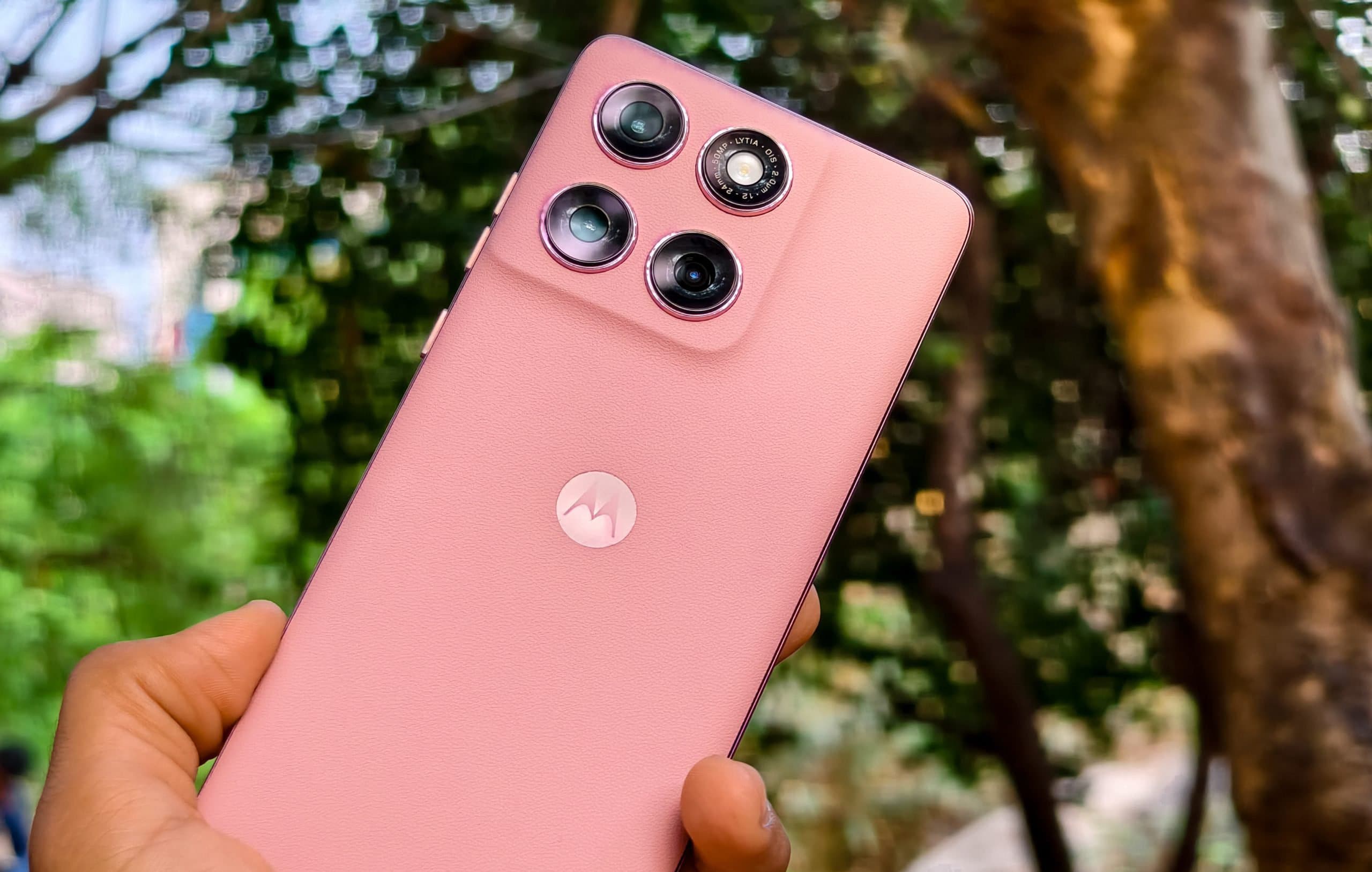 Tampilan Motorola Edge 60 Fusion yang sudah resmi hadir di Indonesia.
